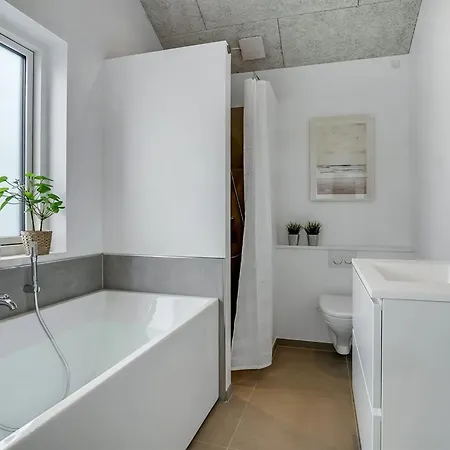 Thalie - 400m From The Sea By Interhome אוטרופ